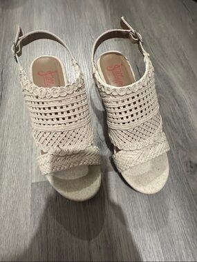 Jellypop Cream Crochet Slingback Heels